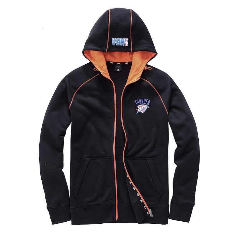 黑色印花衛(wèi)衣